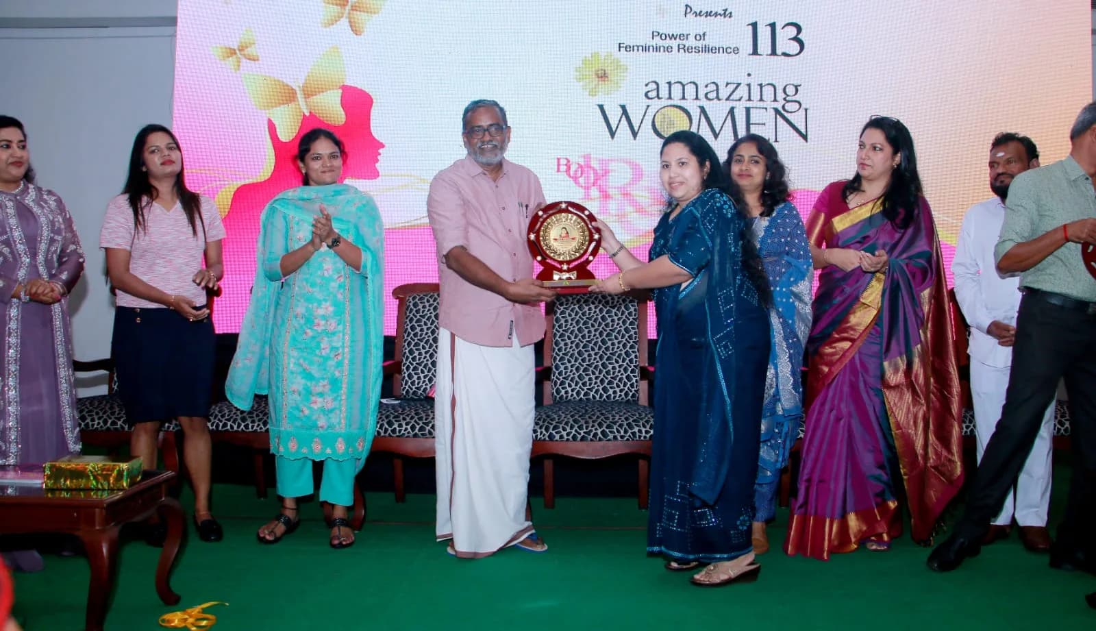 കേരള കൗമുദി സ്ത്രീ രത്ന പുരസ്കാരം